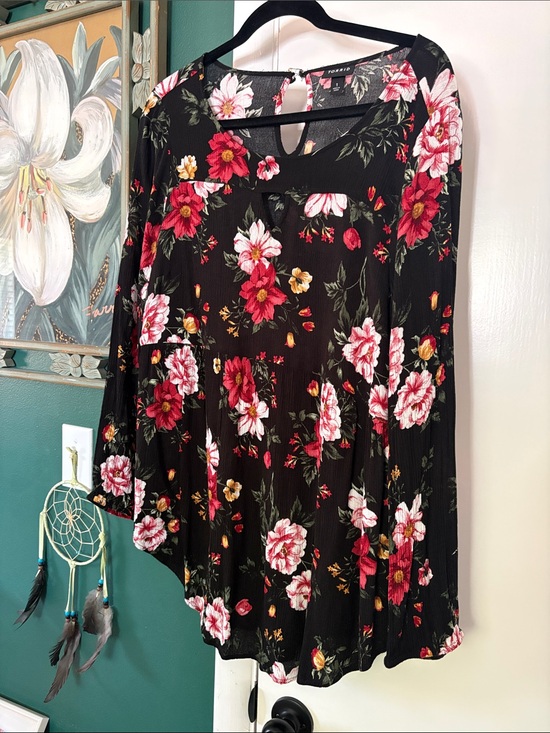 Torrid Curve Tops - Woven Heart Black Floral Long-Sleeve Swing Top